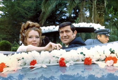 Berkenalan dengan 24 Gadis Bond (Bagian I)